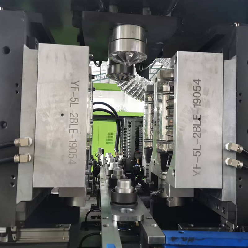 Высокоскоростная машина для выдувания бутылок YF-L2BLE 2-5L 2000-2300BPH
